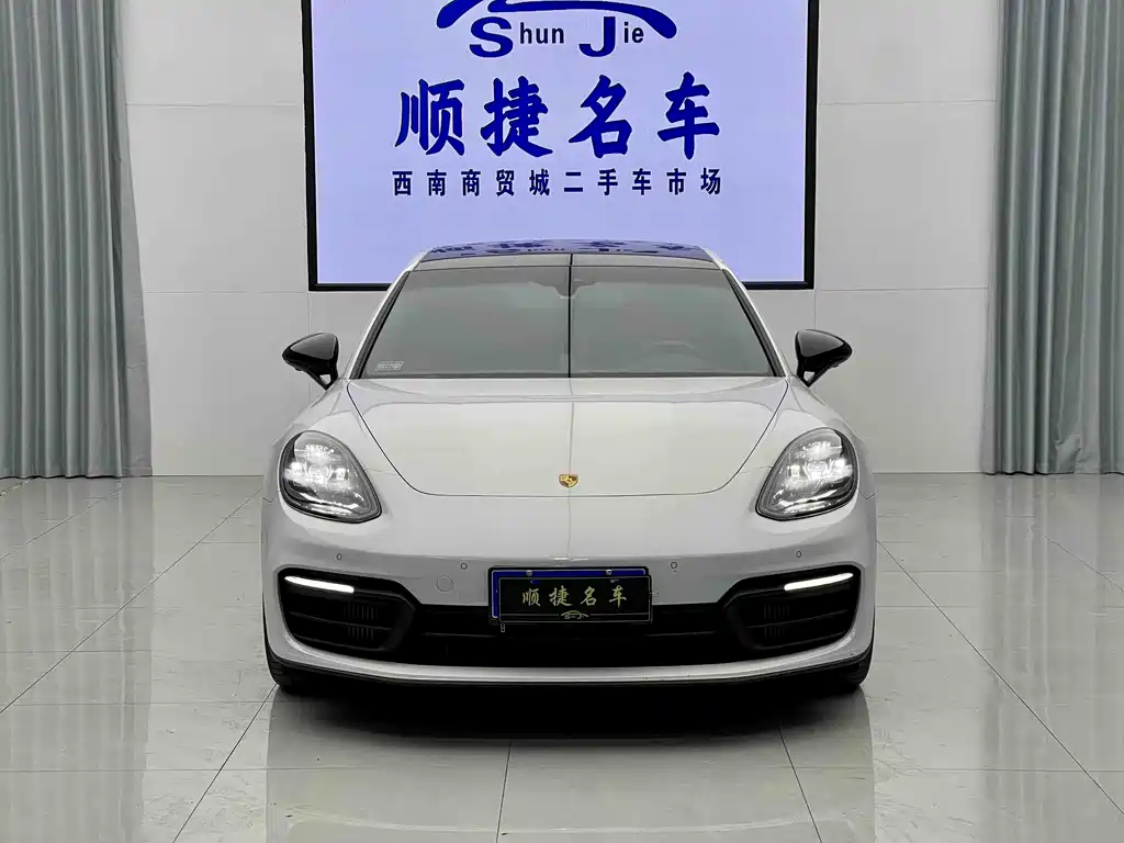 Porsche Panamera 2023