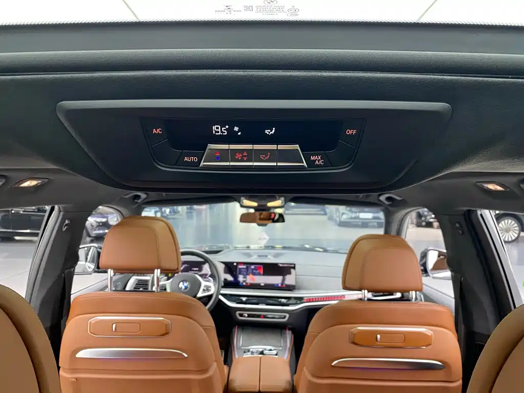 BMW X7 — миниатюра 30