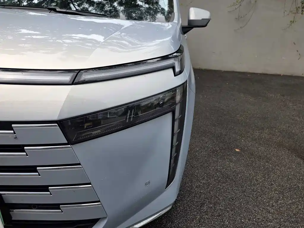 GAC Motor 传祺E8 PHEV — миниатюра 21