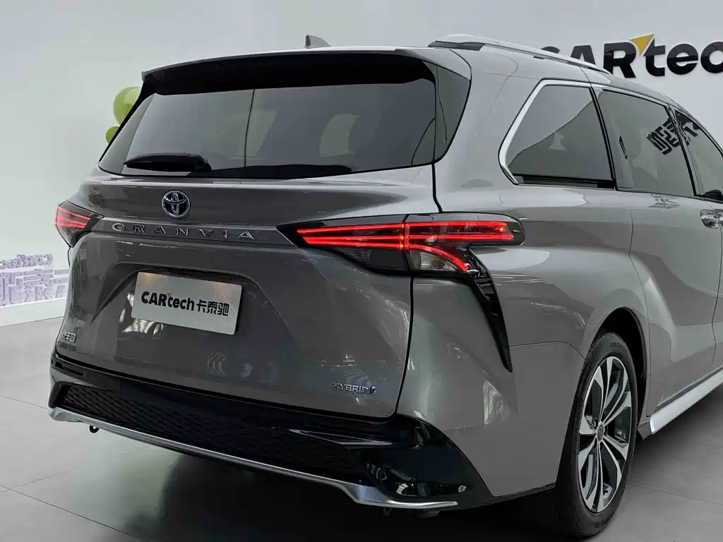 Toyota Granvia — миниатюра 14