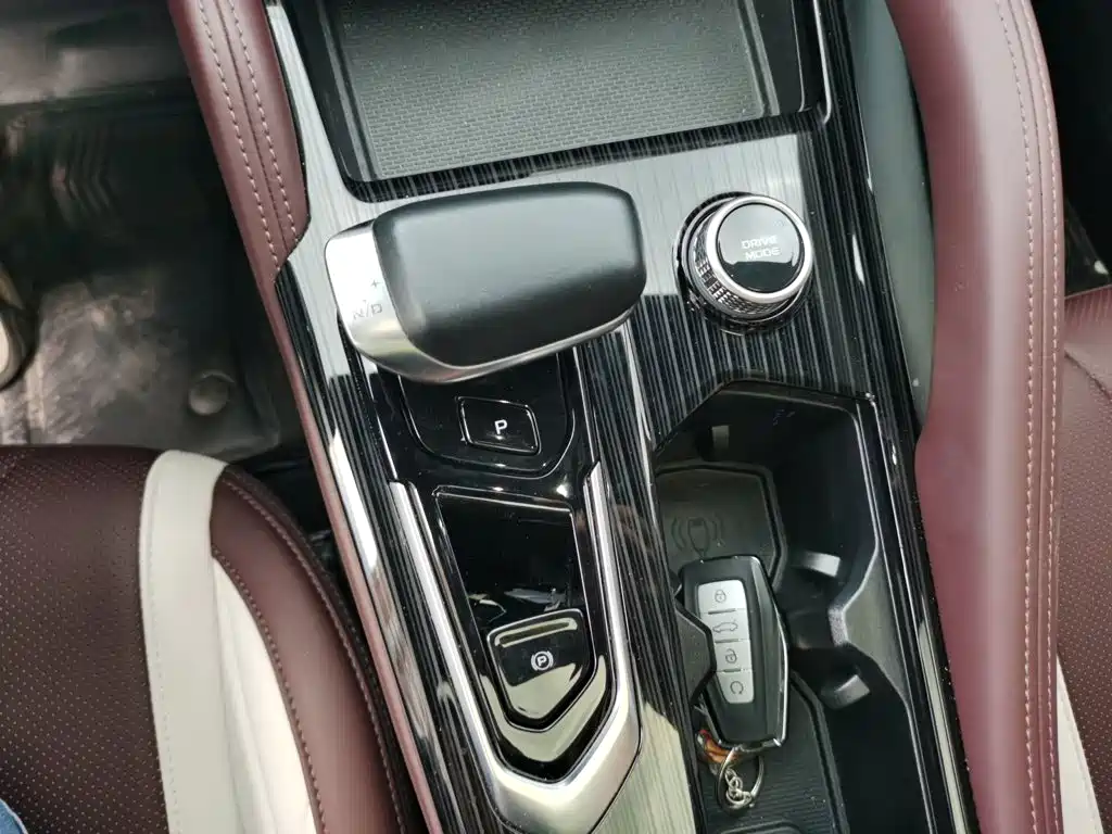 Geely Xingyue L — миниатюра 15