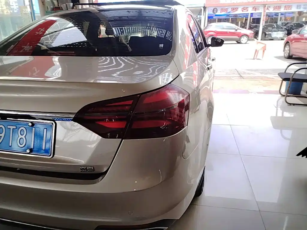 Geely Emgrand — миниатюра 8