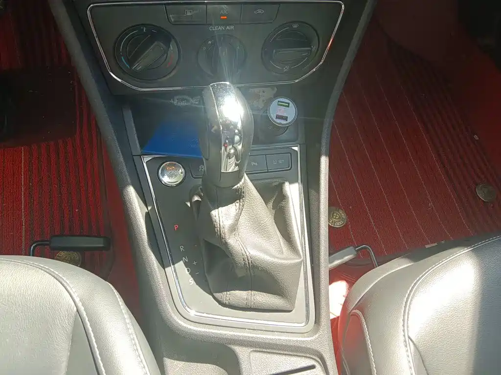 Volkswagen Lavida — миниатюра 7