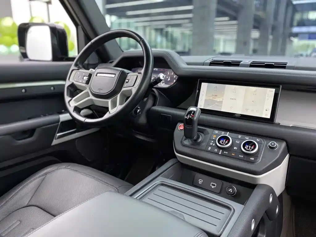 Land Rover Defender — миниатюра 35