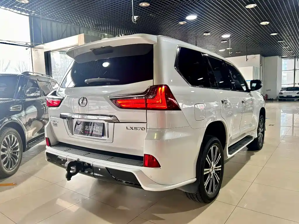 Lexus LX 2017 570 Luxury