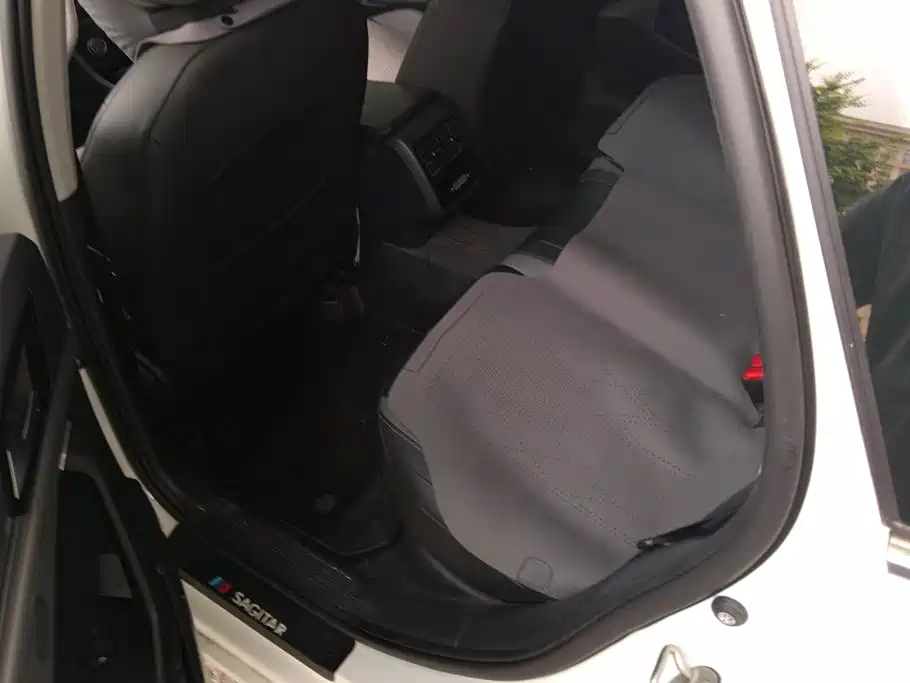 Volkswagen Sagitar — миниатюра 11