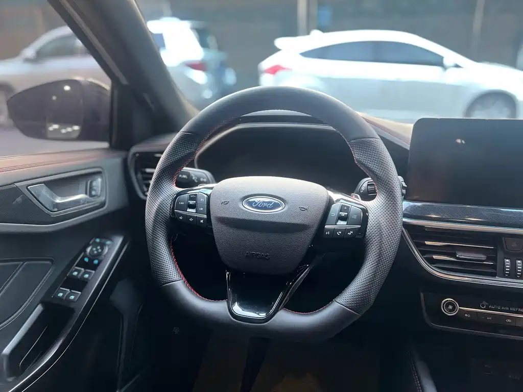 Ford Focus — миниатюра 8
