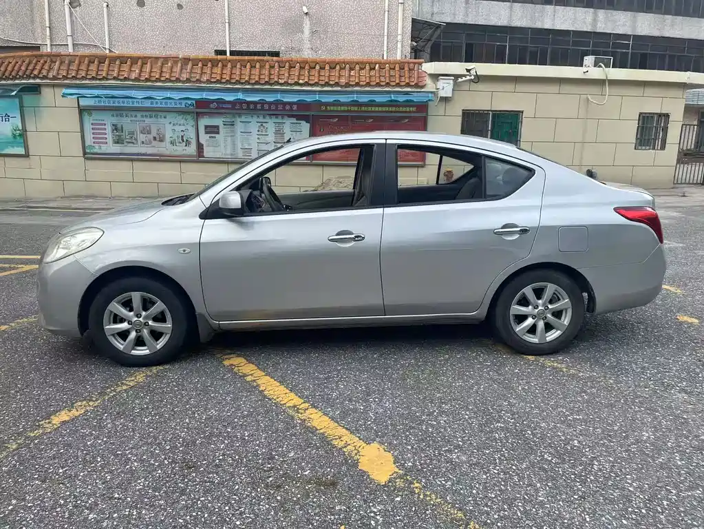 Nissan Sunny — миниатюра 8