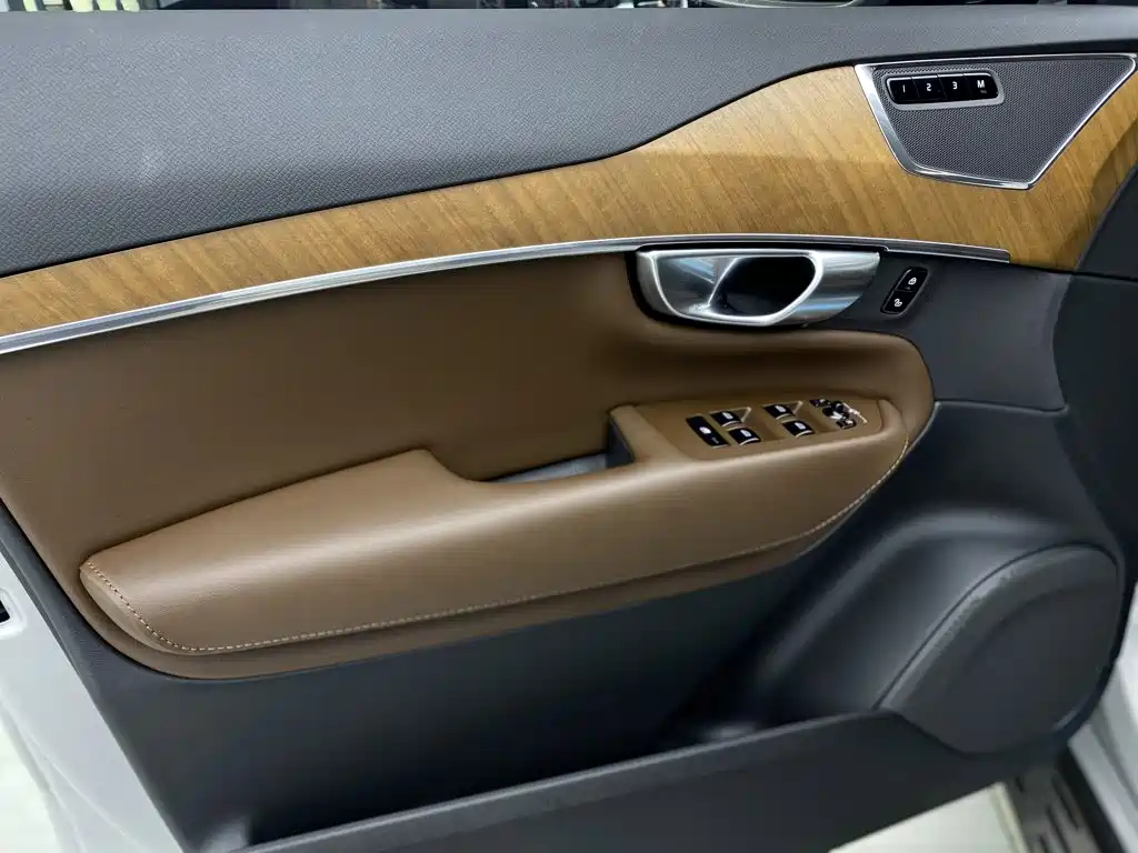 Volvo XC90 — миниатюра 18