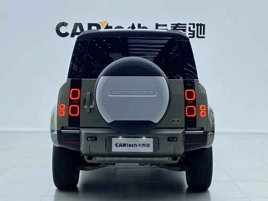 Land Rover Defender — миниатюра 4