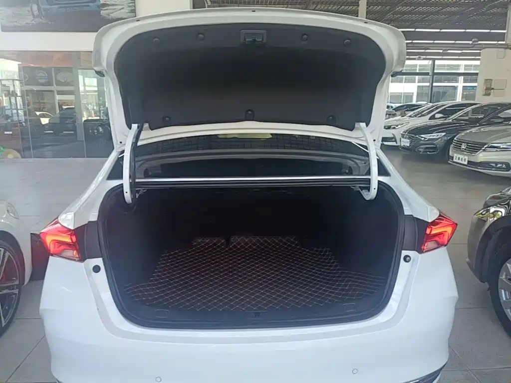Buick Verano — миниатюра 19