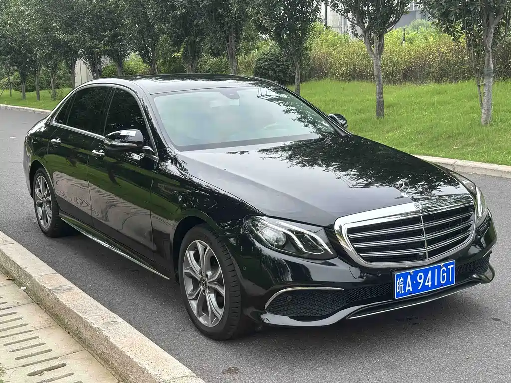 Mercedes-Benz E-Class — миниатюра 3