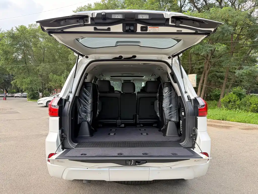 Lexus LX — миниатюра 15