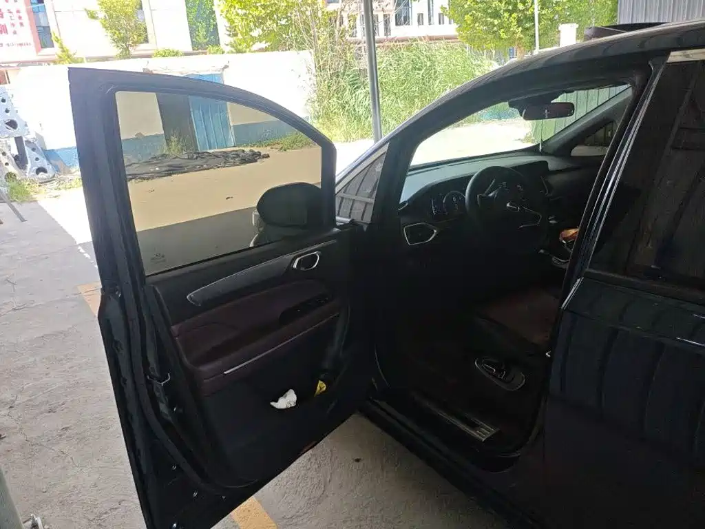 GAC Motor Trumpchi M6 — миниатюра 10