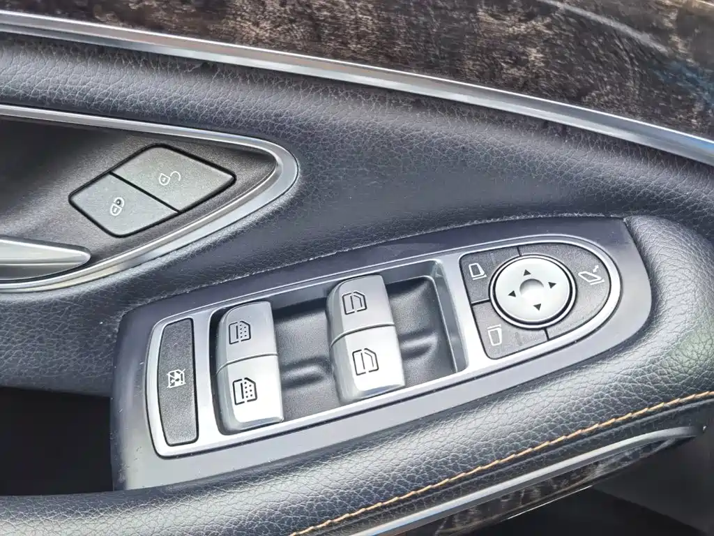 Mercedes-Benz S-Class — миниатюра 36