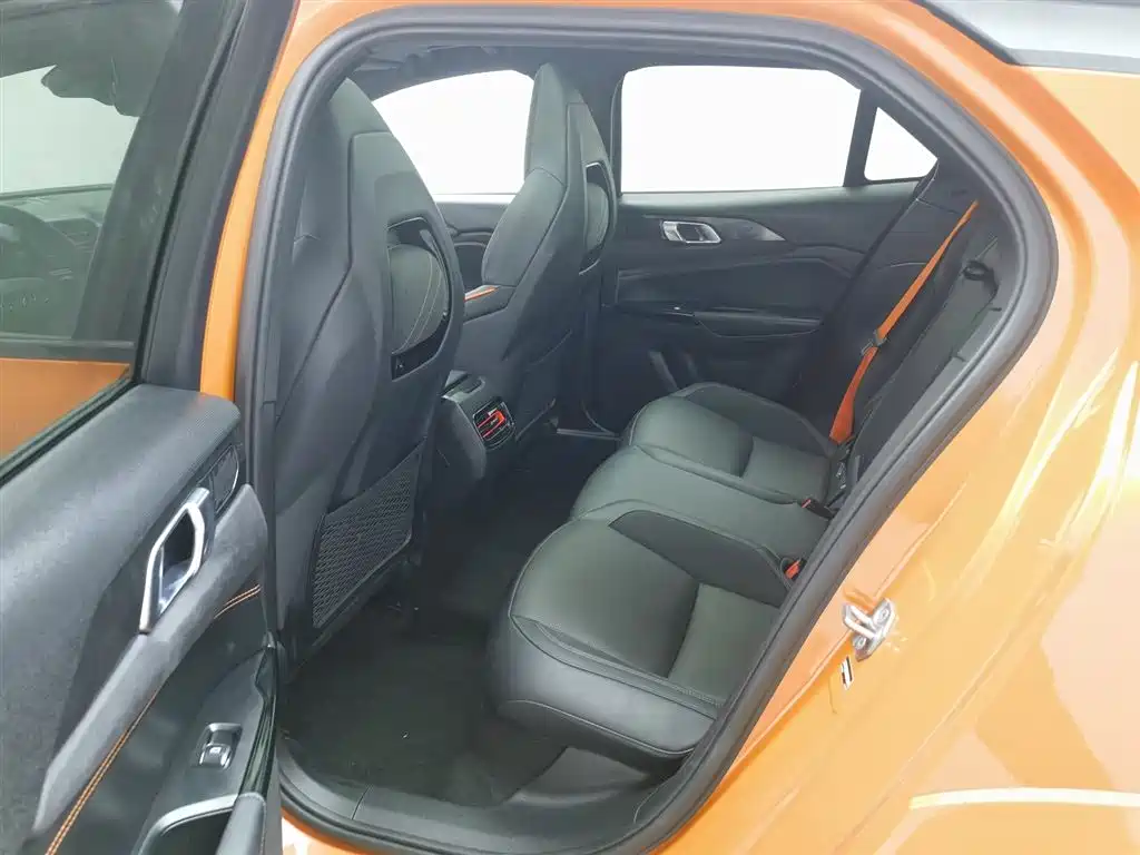 LYNK & CO. 02 HATCHBACK