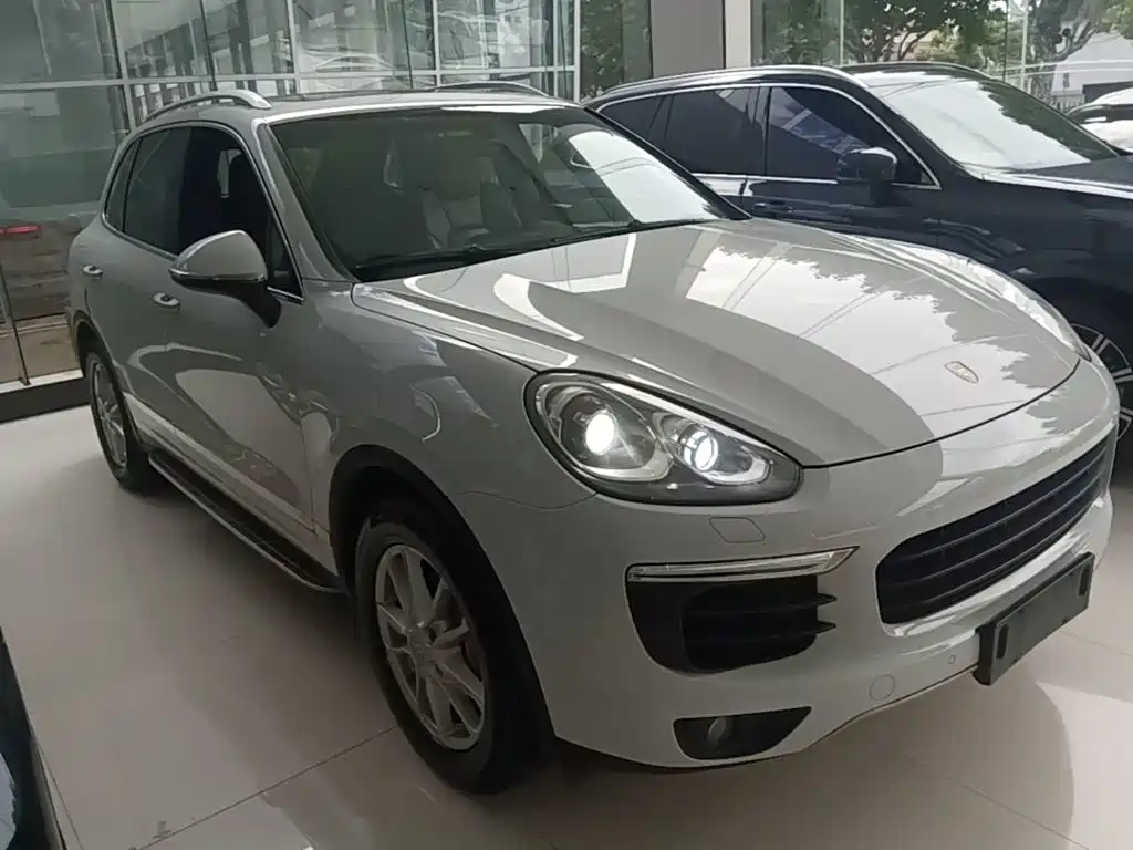 Porsche Cayenne — миниатюра 4