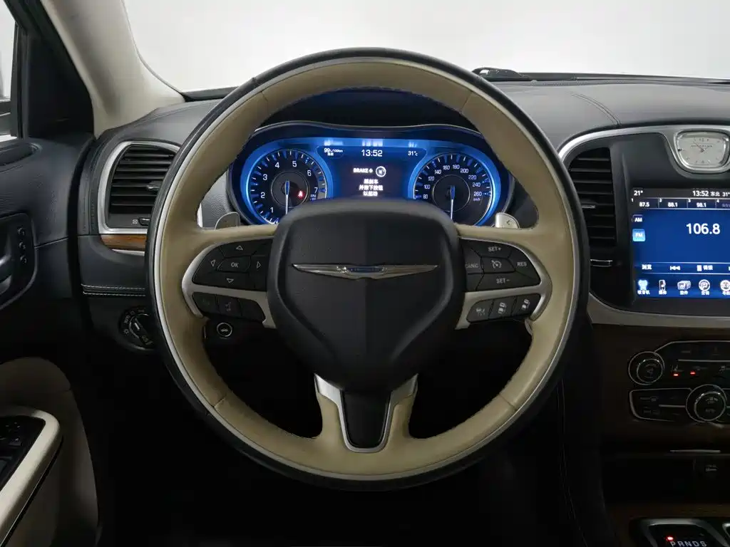 Chrysler 300C — миниатюра 11