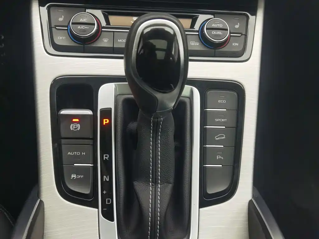 Geely Boyue — миниатюра 13