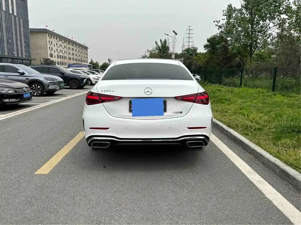 Mercedes-Benz C-Class — миниатюра 13