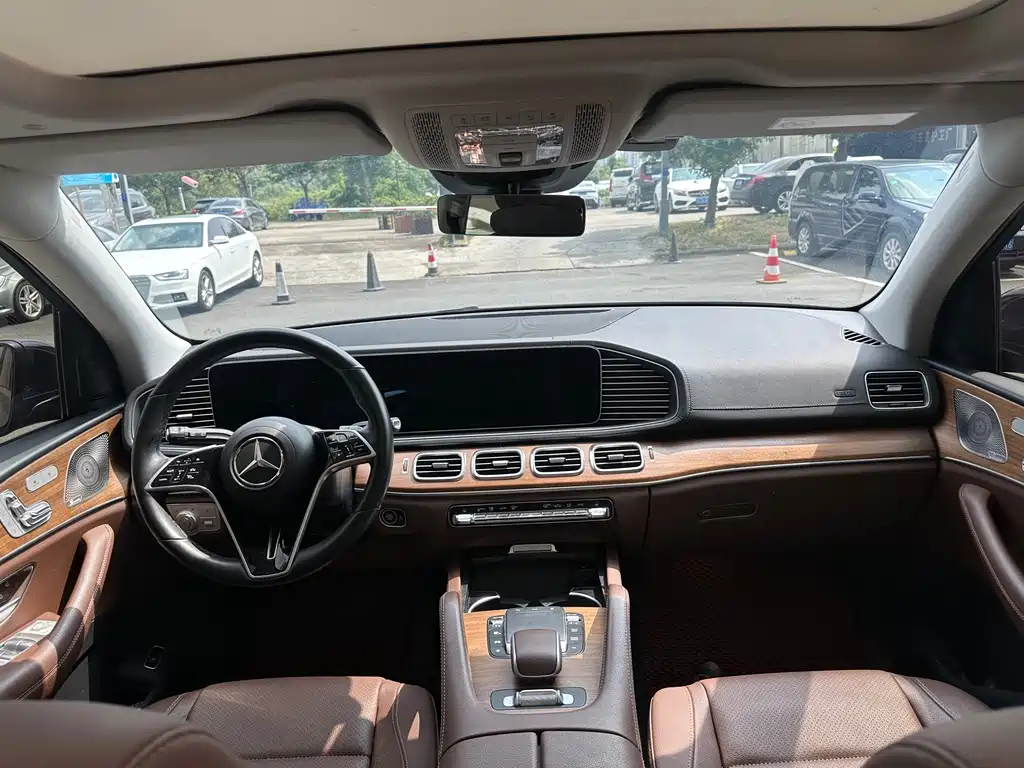 Mercedes-Benz GLE (Import) — миниатюра 8