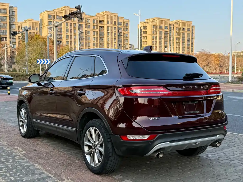 Lincoln MKC — миниатюра 5