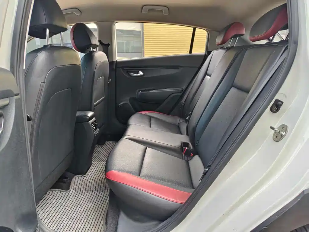 Kia KX Cross — миниатюра 6
