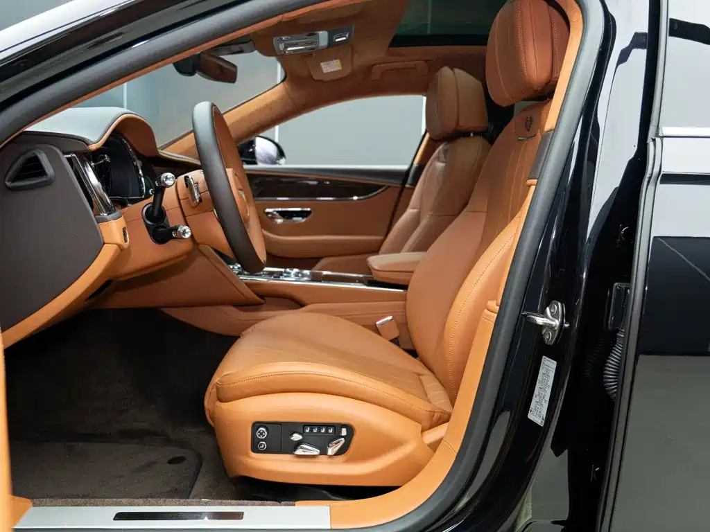 Bentley Flying Spur — миниатюра 7