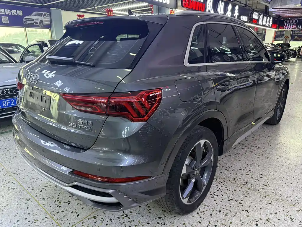 Audi Q3 2023 35 TFSI Fashion (1.4T)