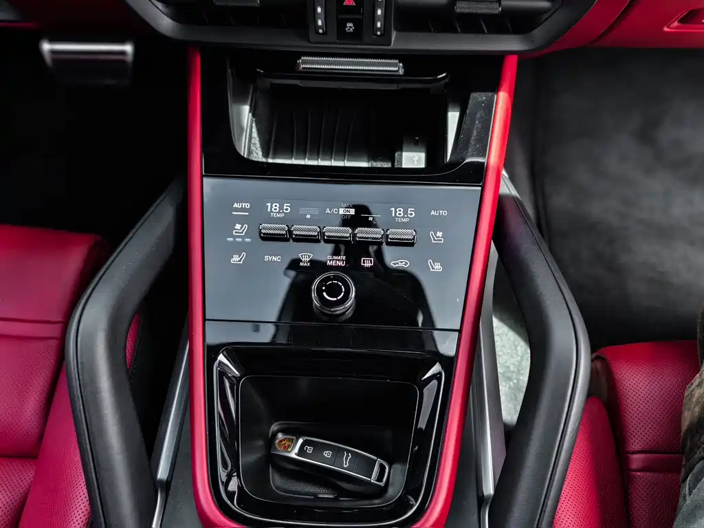 Porsche Cayenne — миниатюра 27