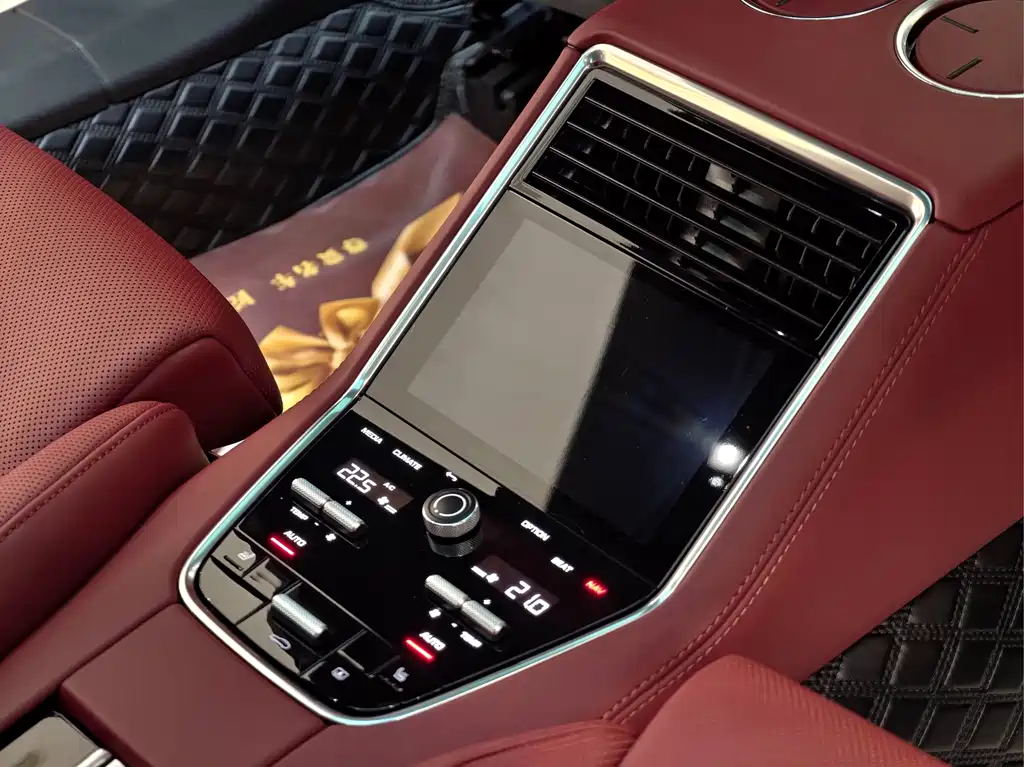 Porsche Panamera — миниатюра 11