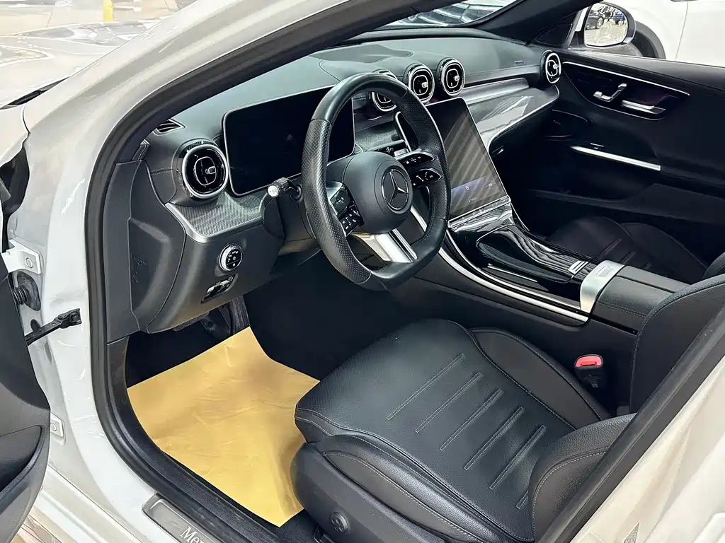 Mercedes-Benz C-Class — миниатюра 12