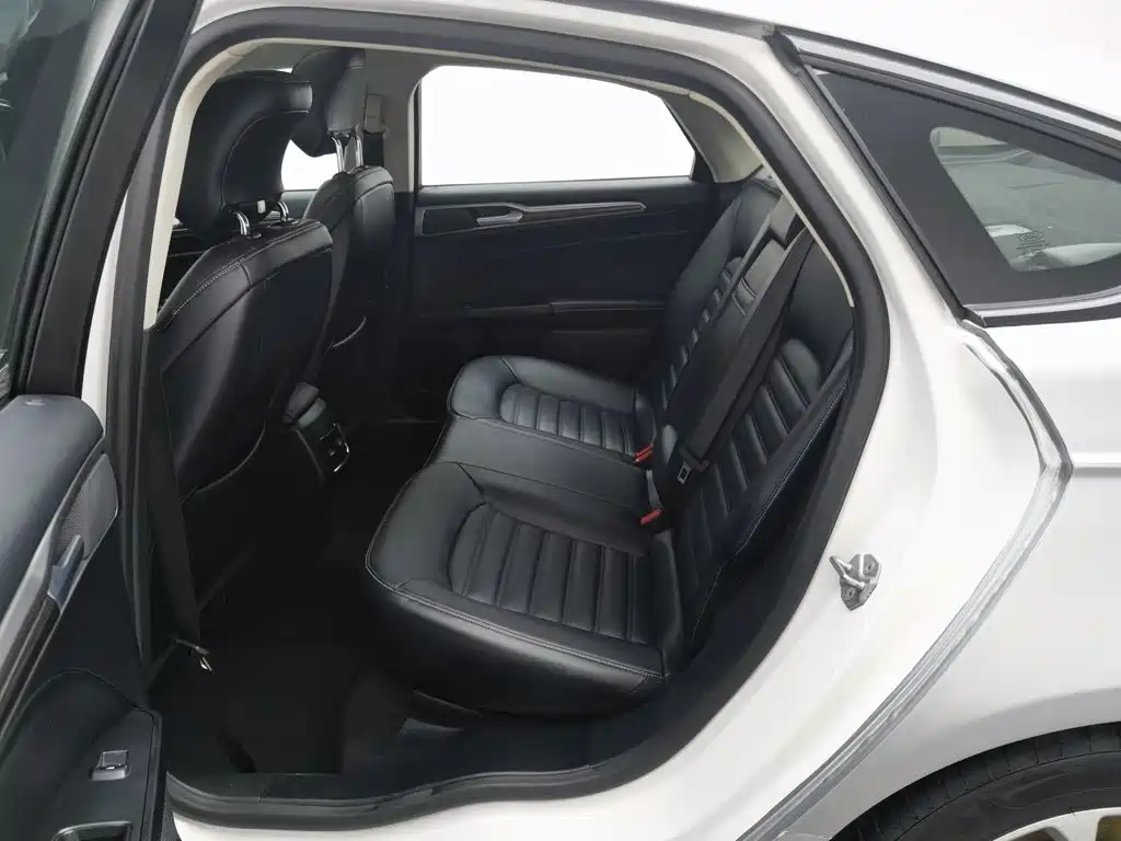Ford Mondeo — миниатюра 15