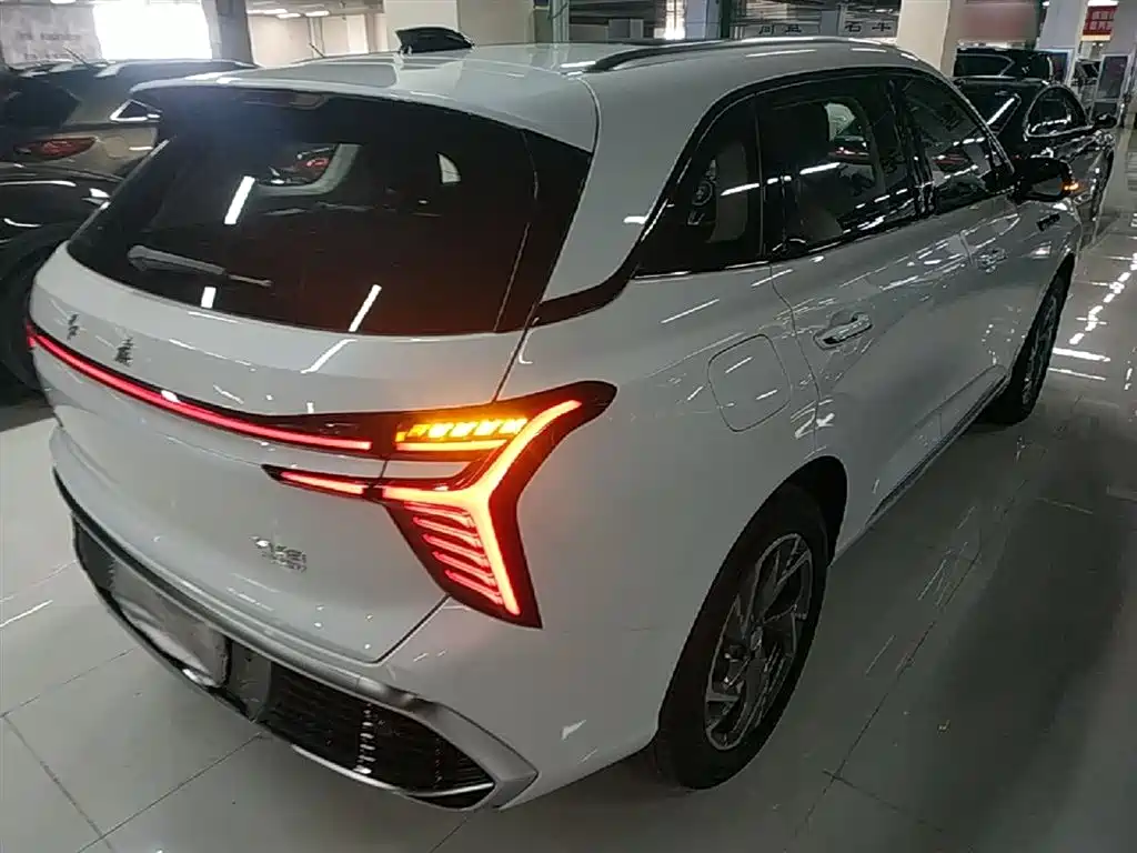 Hongqi HS3 PHEV 2024 115km