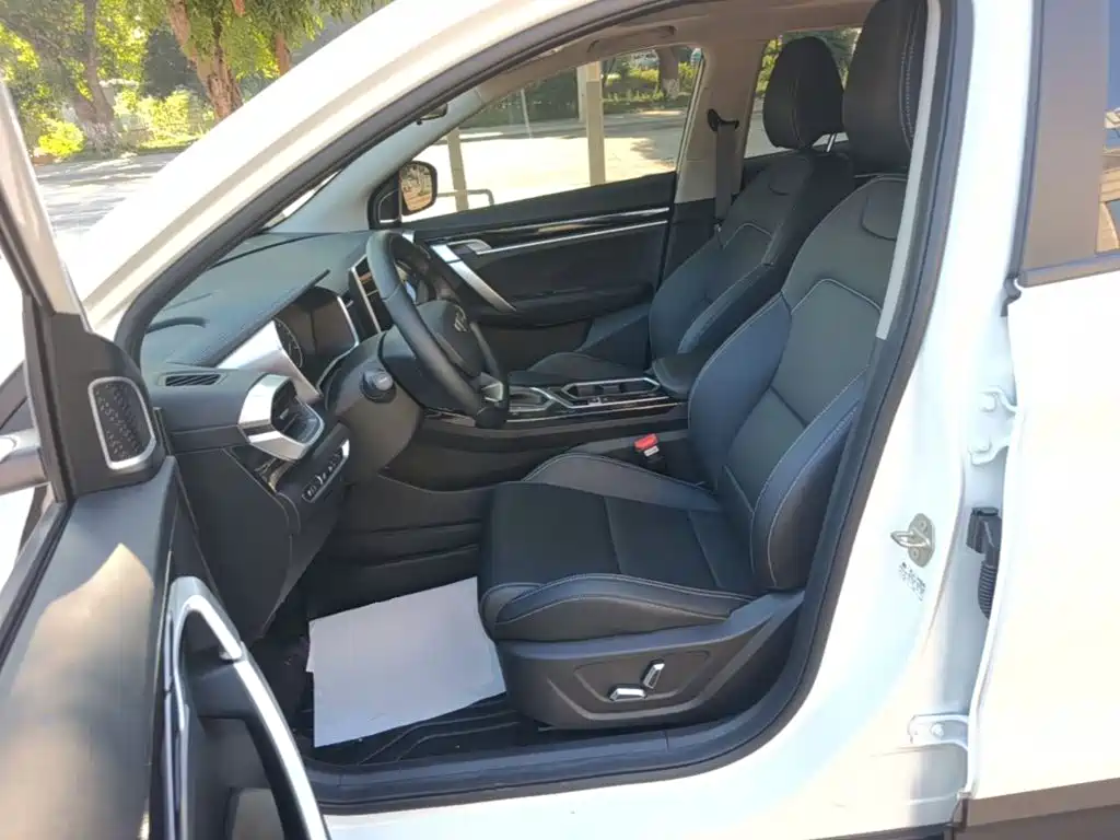 Geely Binyue — миниатюра 15