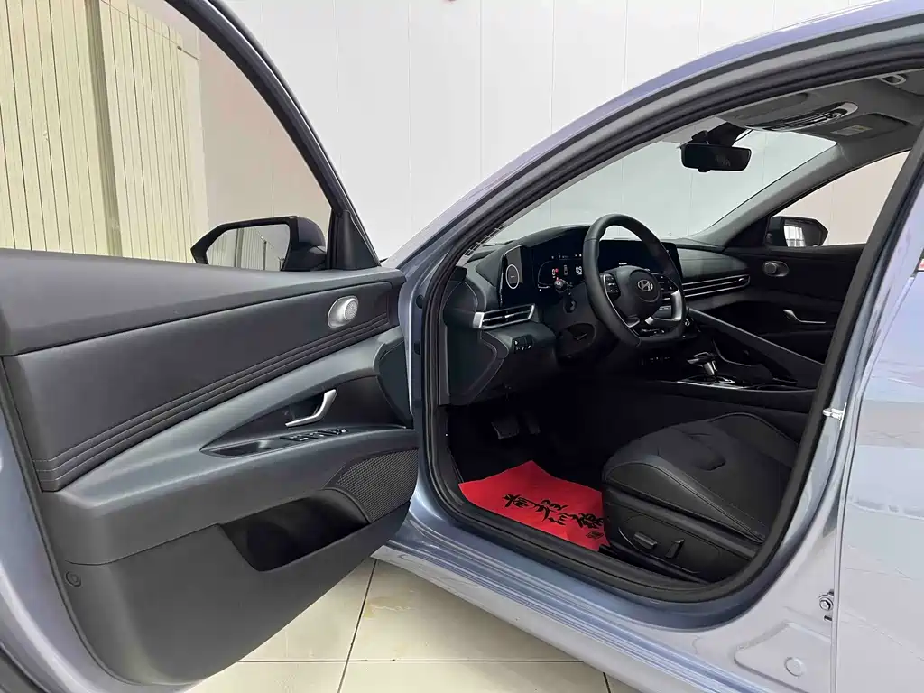 Hyundai Elantra — миниатюра 7