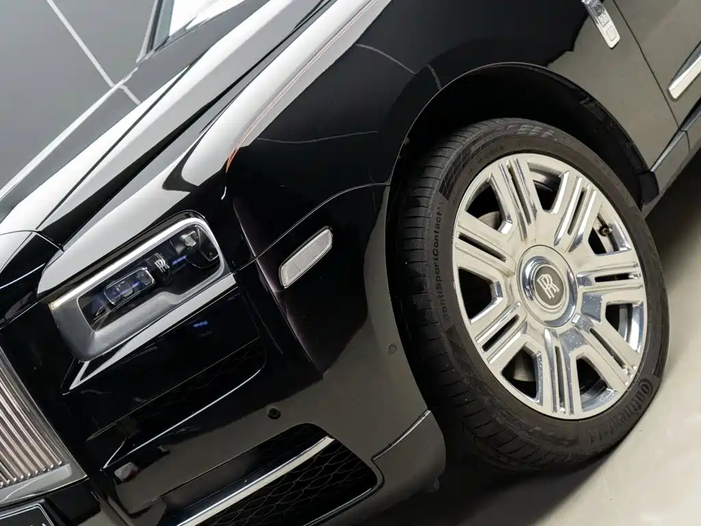 Rolls-Royce Cullinan — миниатюра 3