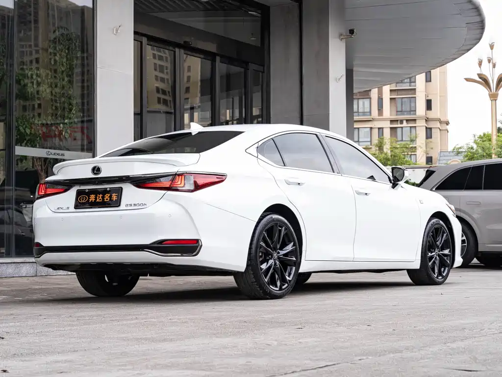 Lexus ES — миниатюра 3