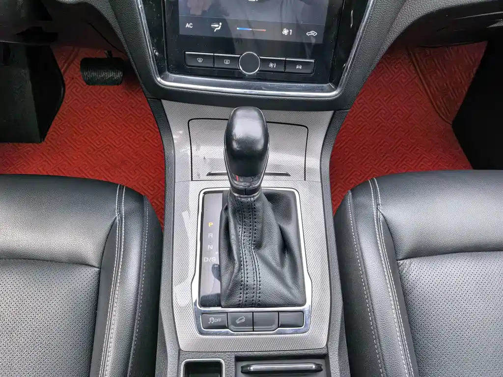 Roewe RX5 — миниатюра 17