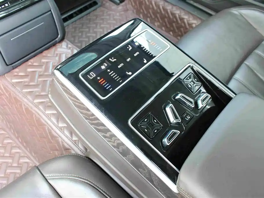 Audi A8 — миниатюра 12