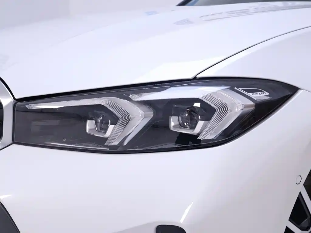 BMW 3 Series — миниатюра 4