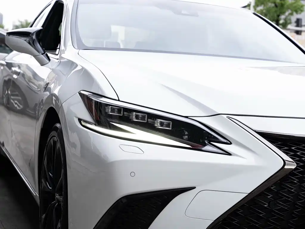 Lexus ES — миниатюра 6