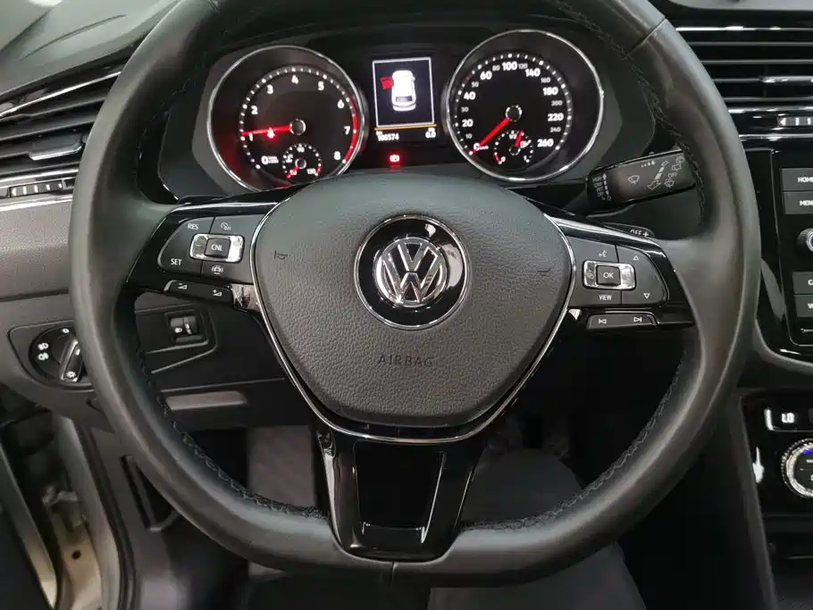 Volkswagen Tiguan L — миниатюра 15
