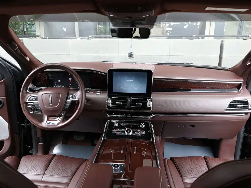 Lincoln Navigator — миниатюра 13