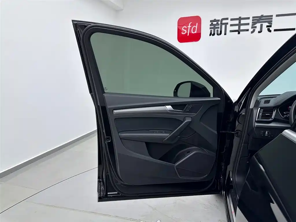 Audi Q5L 2022 40T Luxury