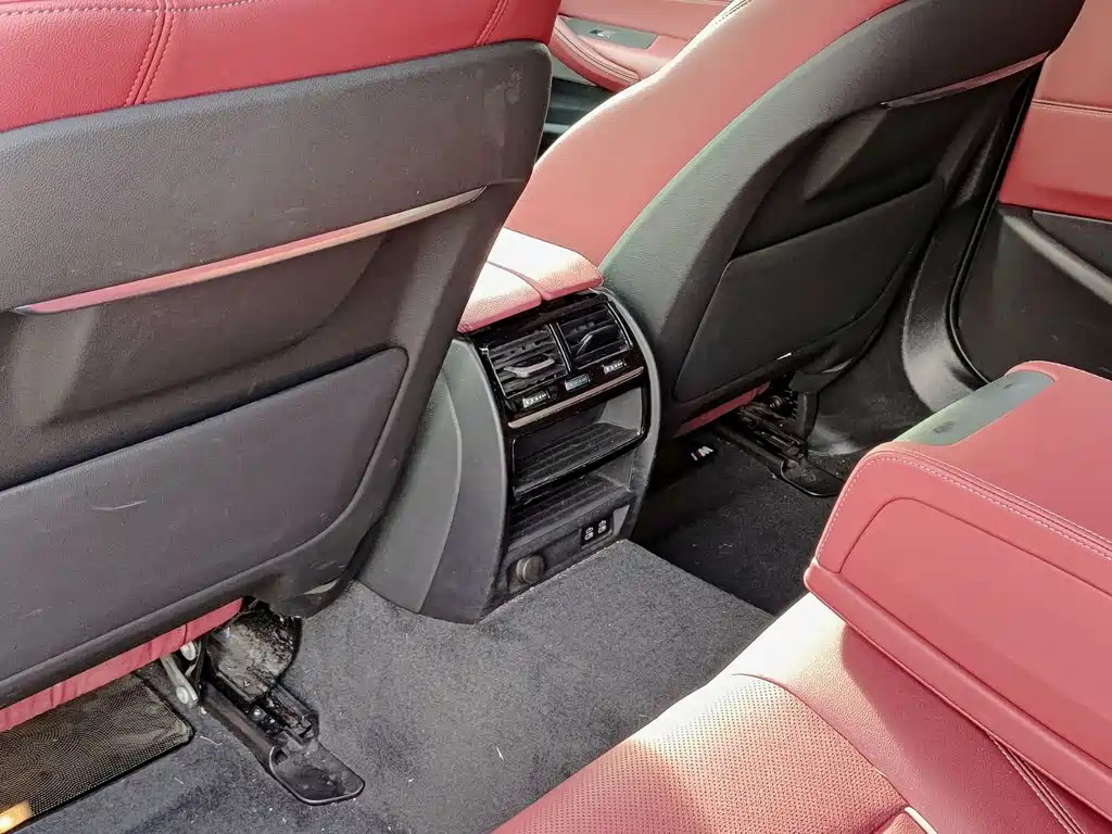 BMW 5 Series New Energy — миниатюра 9