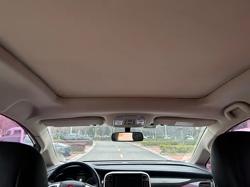 BYD MAX - фото 14