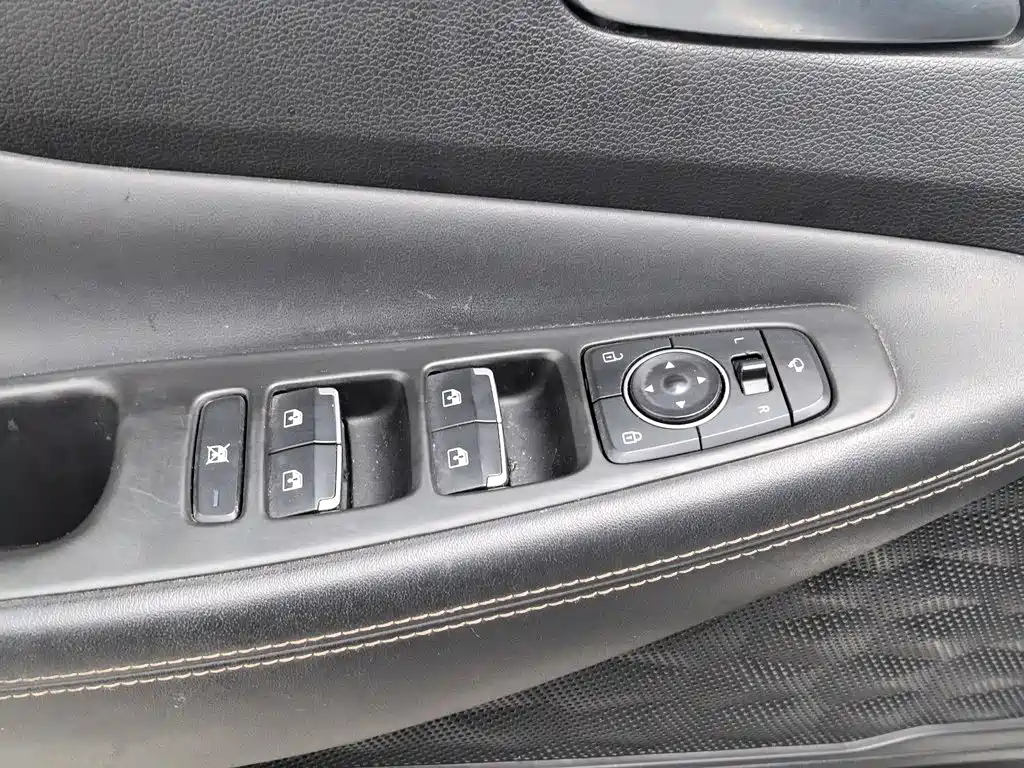 Hyundai Santa Fe — миниатюра 9