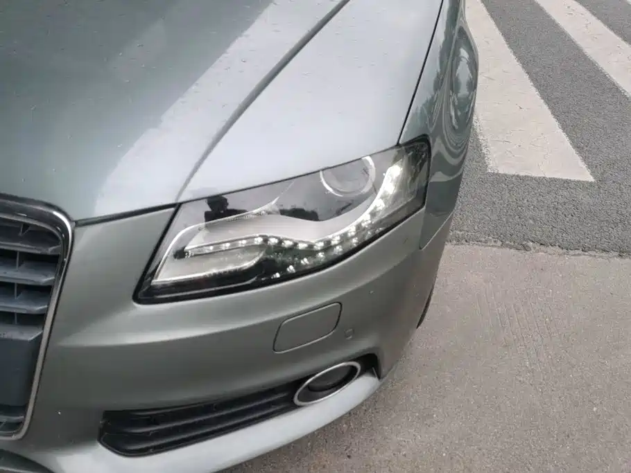 Audi A4L 2011 2.0 TFSI