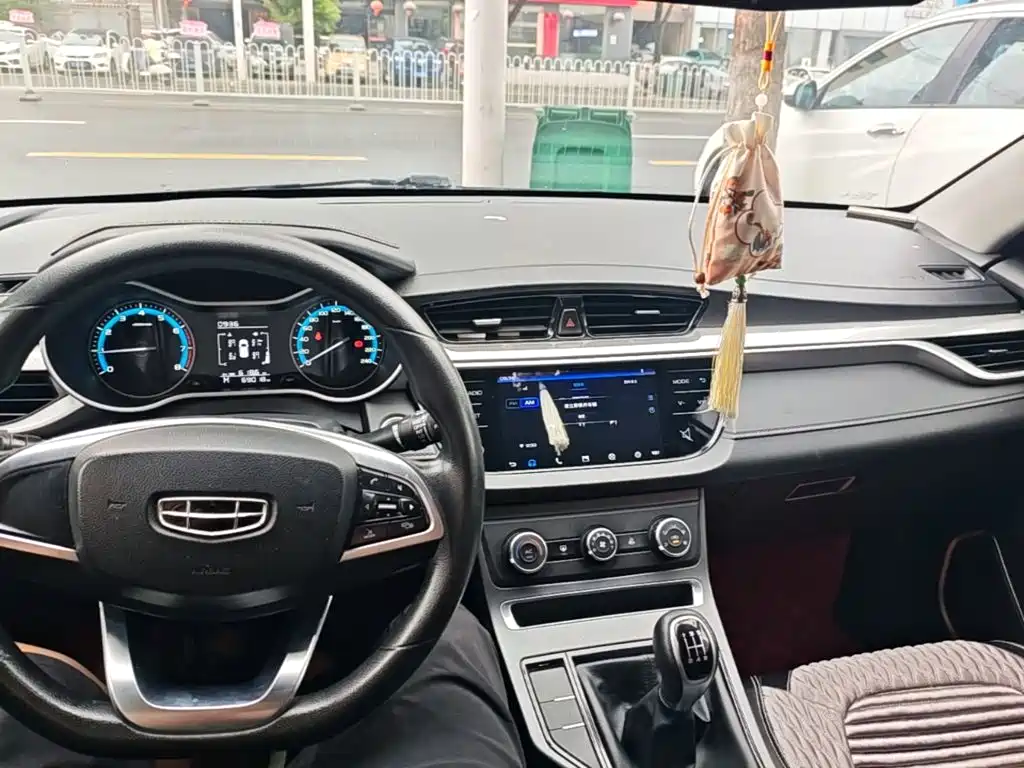 Geely Emgrand — миниатюра 10